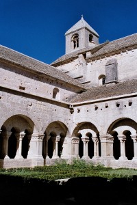 Abbaye-abbey-senanque-cloitre-cloister